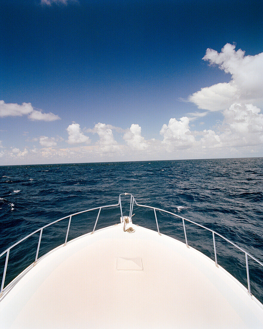 USA, Florida, bow of fishing boat on the Atlantic, Islamorada