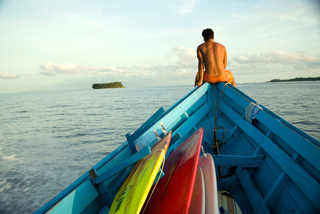 INDONESIA, Mentawai Islands, returning to Kandui Resort after a day of surf