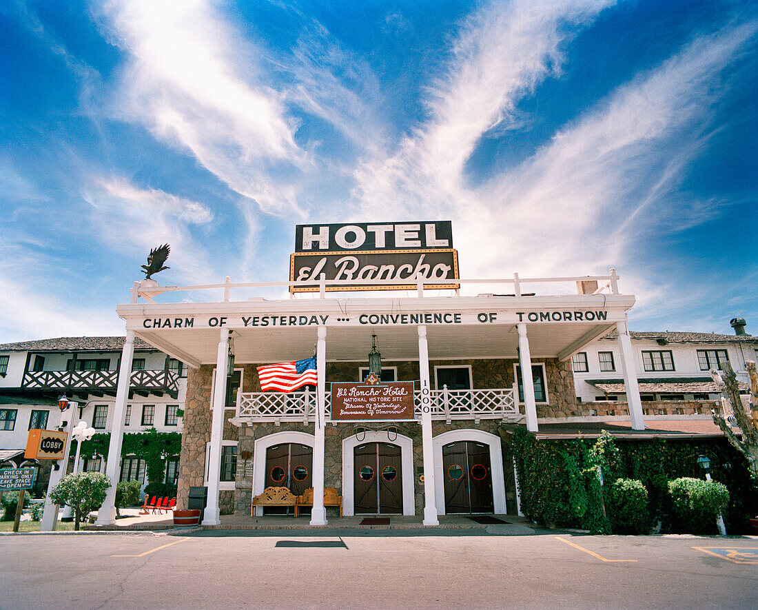 USA, New Mexico, facade of El Rancho Hotel, Gallup