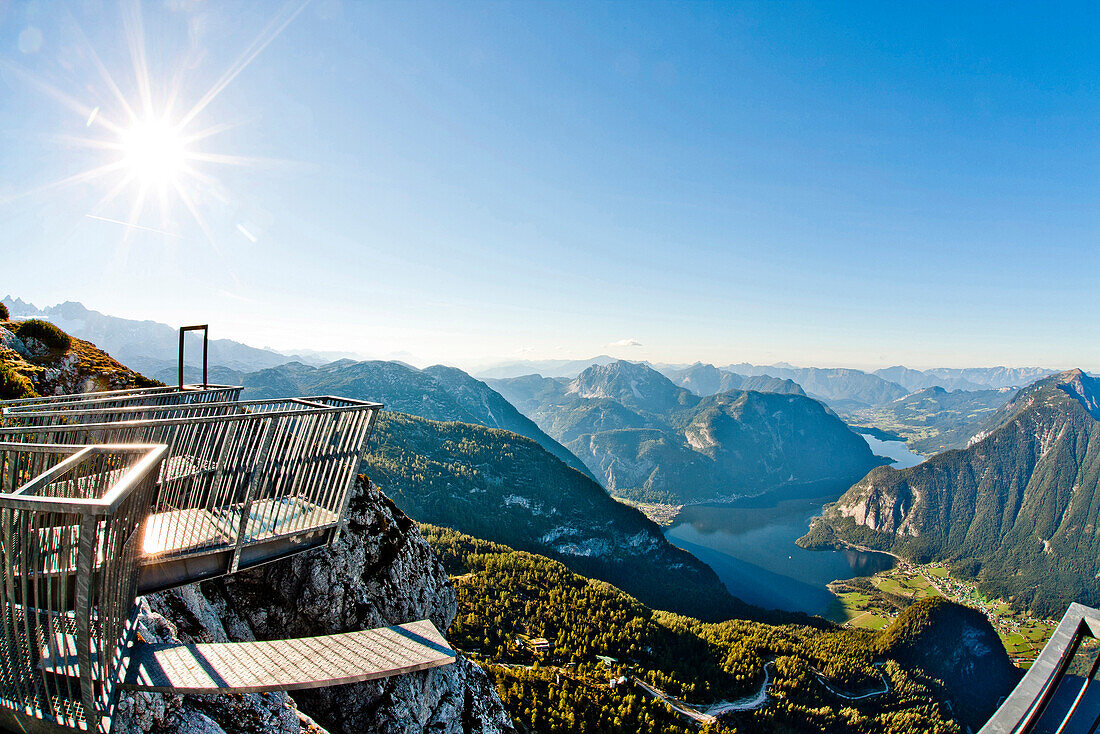 Viewing platform 5 Fingers on the Krippenstein with view over lake Hallstatt, Salzkammergut, Upper Austria, Austria