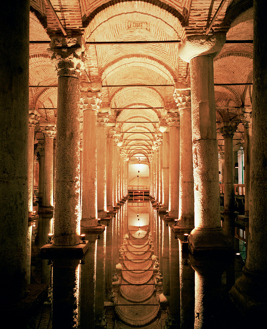 TURKEY, Istanbul, interior of a Basilica Cirsten at Yerabatan Sarayi