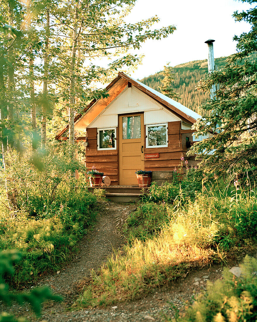 USA, Alaska, cabin at Camp Denali, Denali National Park