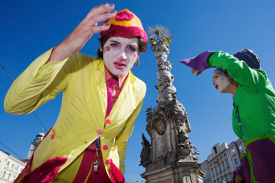 Street artist during the Pflasterspektakel street festival in front of the plague column, Linz, Upper Austria, Austria