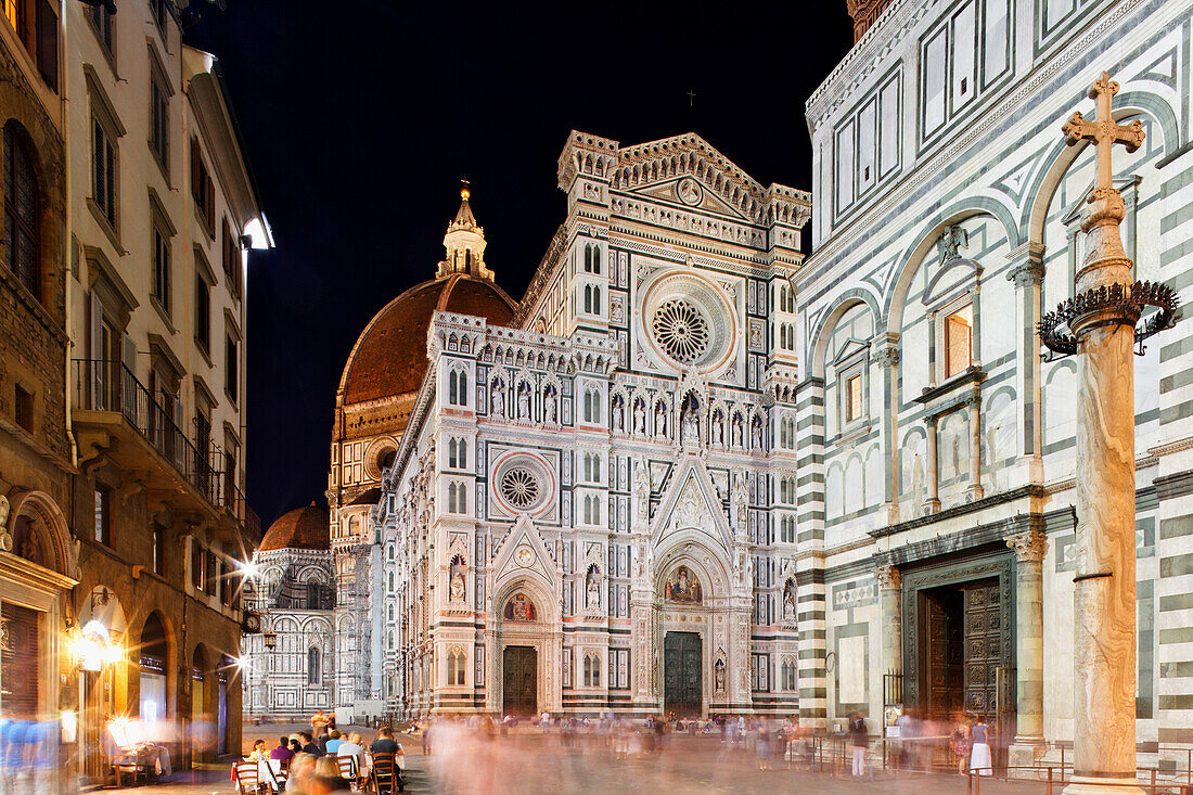 Baptisterium and facade of the cathedral at night, Santa Maria Del Fiore, Duomo, Florence, Tuscany, Italy