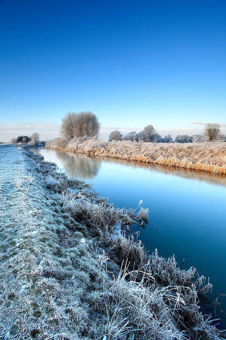 Hoare frost winter scene, river Welland, Peakirk village, Cambridgeshire, England, Britain, UK