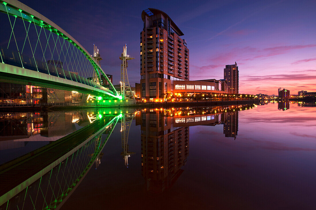 3975 The Lowry Centre Salford Quays Manchester UK