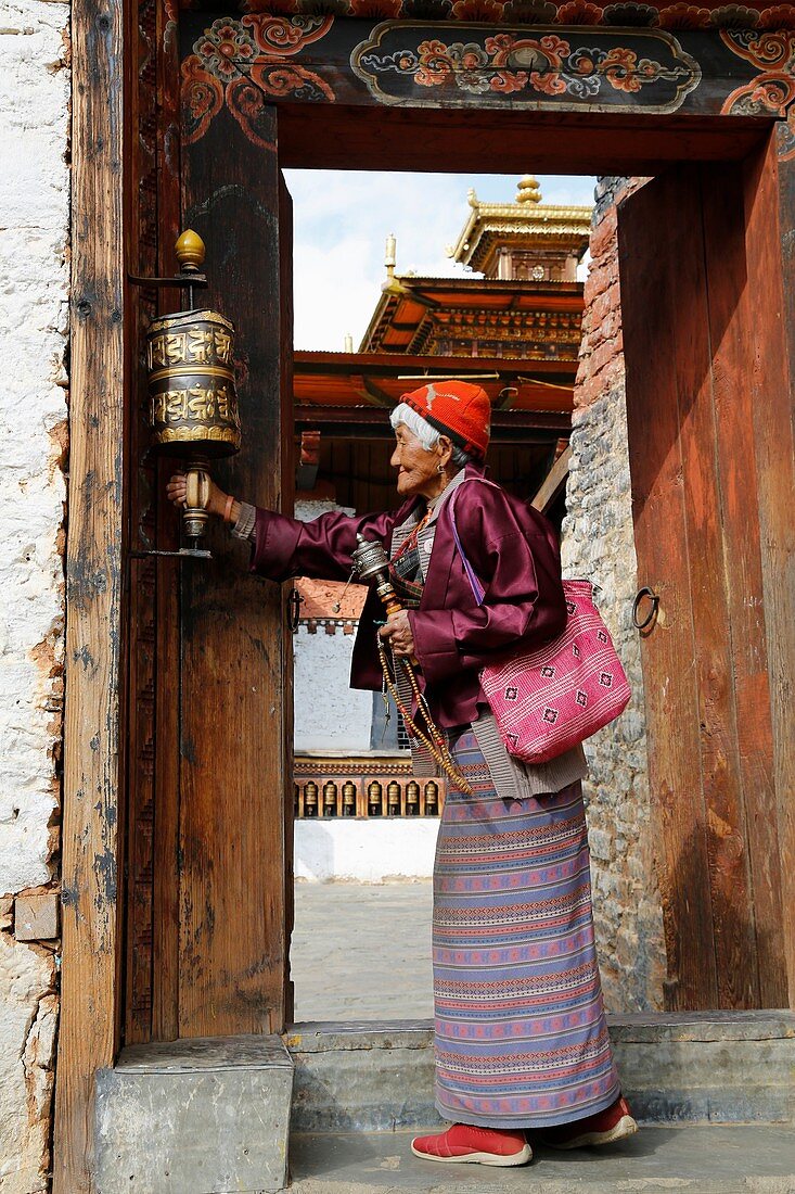 Bhutan (kingdom of), City of Thimphu, Changangkha Monastery, prayers wheels// Bhoutan (Royaume du), ville de Thimphu, la capitale, le monastere Changangkha, moulins a prieres.