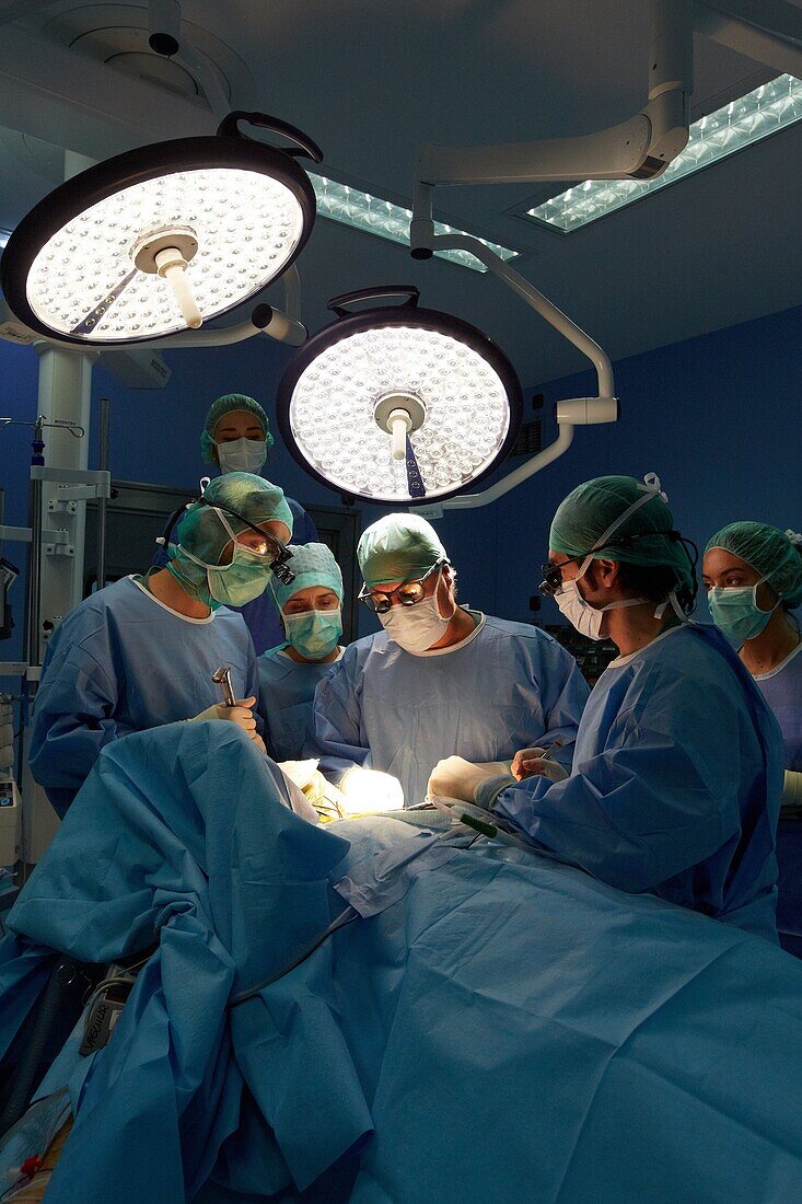 Surgeons, Vascular Operating Room, Surgery, Hospital Donostia, San Sebastian, Gipuzkoa, Basque Country, Spain