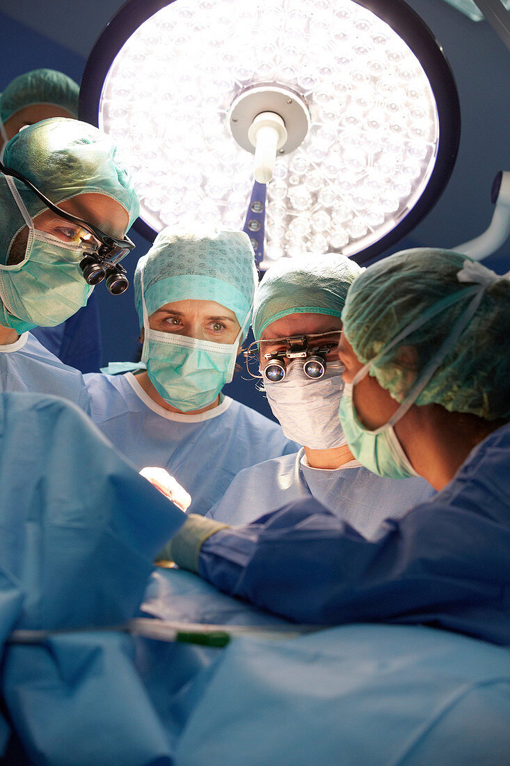 Surgeons, Vascular Operating Room, Surgery, Hospital Donostia, San Sebastian, Gipuzkoa, Basque Country, Spain