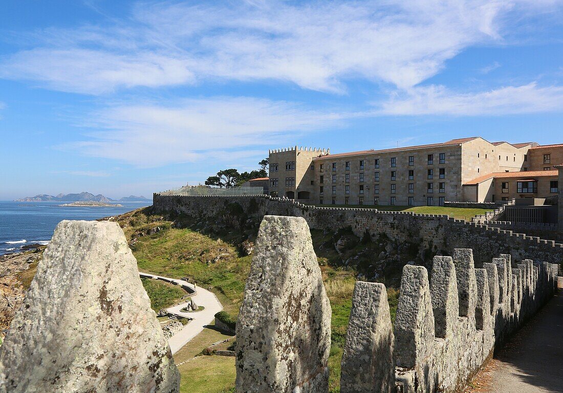 Parador, Burg von Monterreal, Baiona, Pontevedra, Galicien, Spanien.