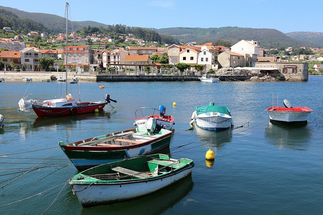 Yachthafen, Combarro, Poio, Ria de Pontevedra, Provinz Pontevedra, Galicien, Spanien.