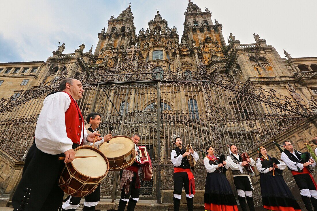 Galicische Folklore, Kathedrale, Praza do Obradoiro, Santiago de Compostela, Provinz A Coruña, Galicien, Spanien