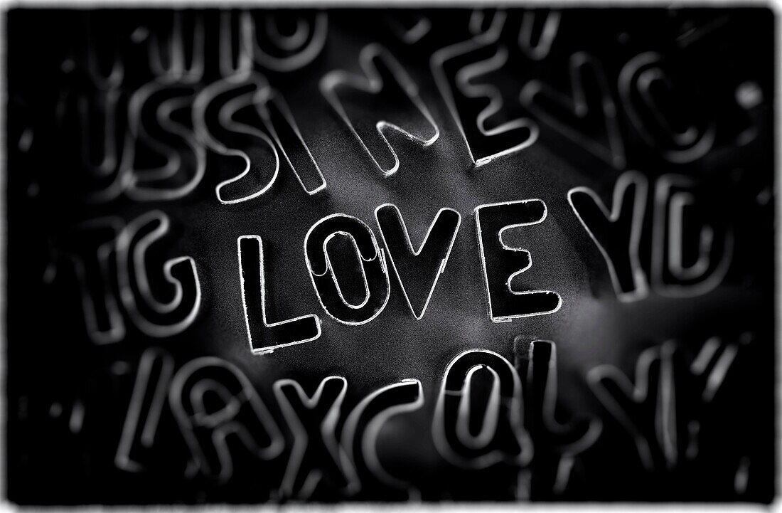 love, letras, texto en blanco y negro, love, tipes, black and white text