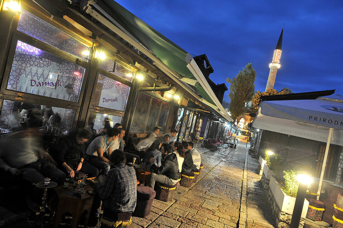Café im Bascarsija in der Altstadt, Sarajevo, Bosnien und Herzegowina