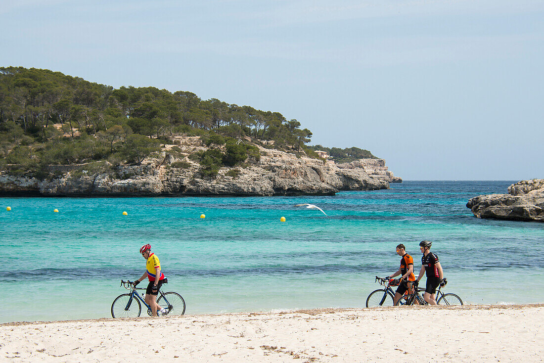 Radfahrer, Cala Mondrago, bei Santanyi, Mallorca, Spanien