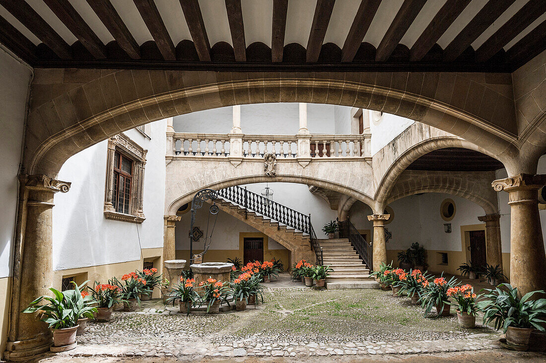 Innenhof in der Altstadt, Palma de Mallorca, Mallorca, Spanien