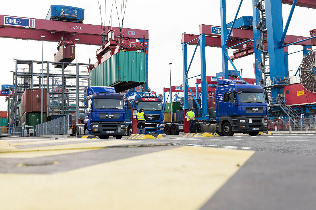 Container loading a truck in the port of Hamburg, Hamburg, Germany