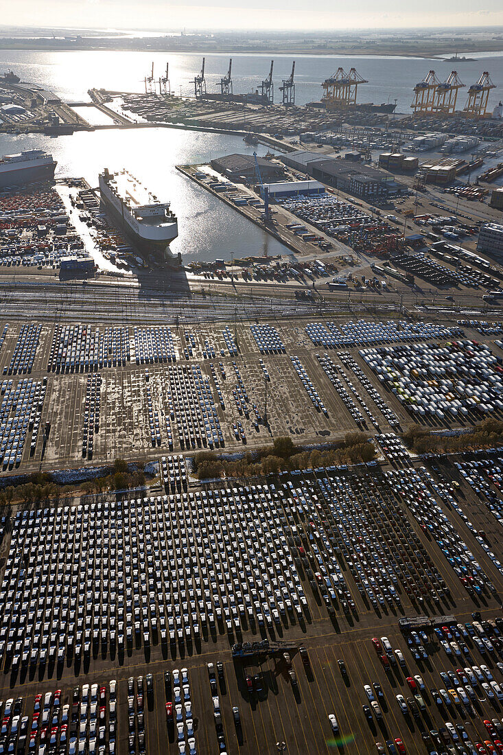 Autoterminal im Hafen, Bremerhaven, Deutschland