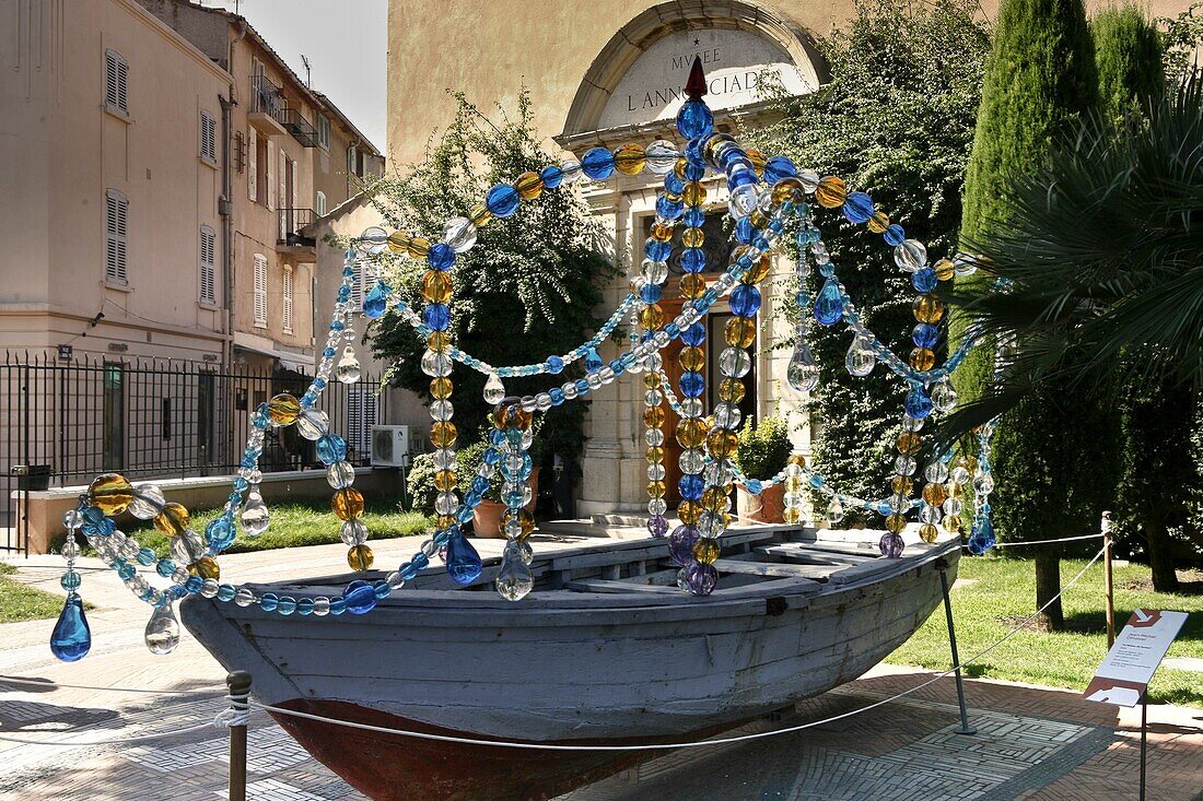 France, Provence, St Tropez, Musée de l'Annonciade, Sculpture of Jean Michel Othoniel, The Boat of Tears