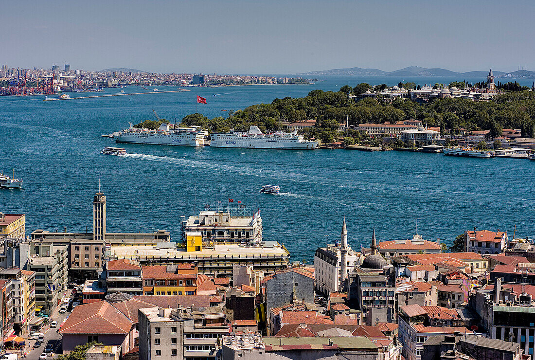 Republic of Turkey, Istanbul, View of the Sarayburnu (known in English as the Seraglio Point) which is a promontory separating the Golden Horn and the Sea of Marmara. In the background: The Princes' Island.