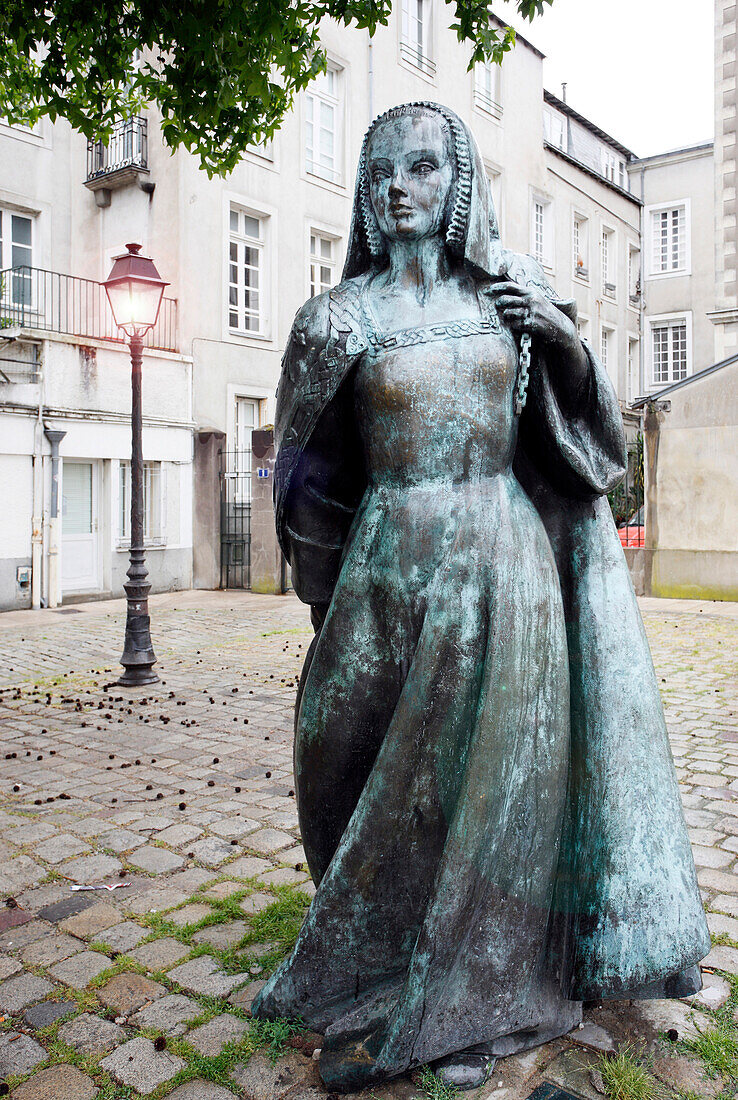 France, Loire Atlantique, Nantes, city center, sculpture of Anne, Duchess of Brittany, Queen of France