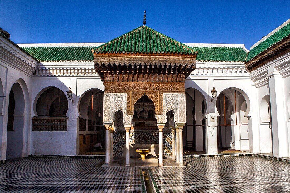 Kingdom of Morocco, Fes, Fes el Bali, Medina of Fes, Karaouine Mosque, Courtyard