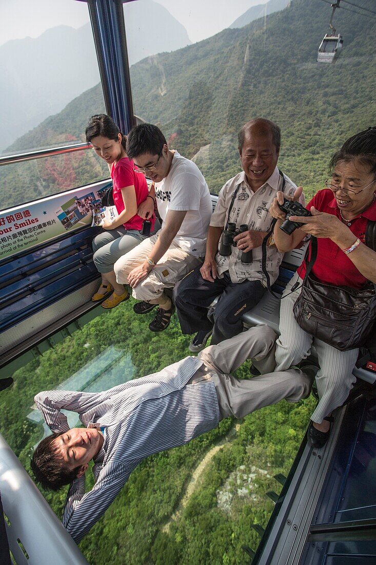 Hong Kong, Lantau Island, Tung Chung cable car to Giant Tian Tan Buddha