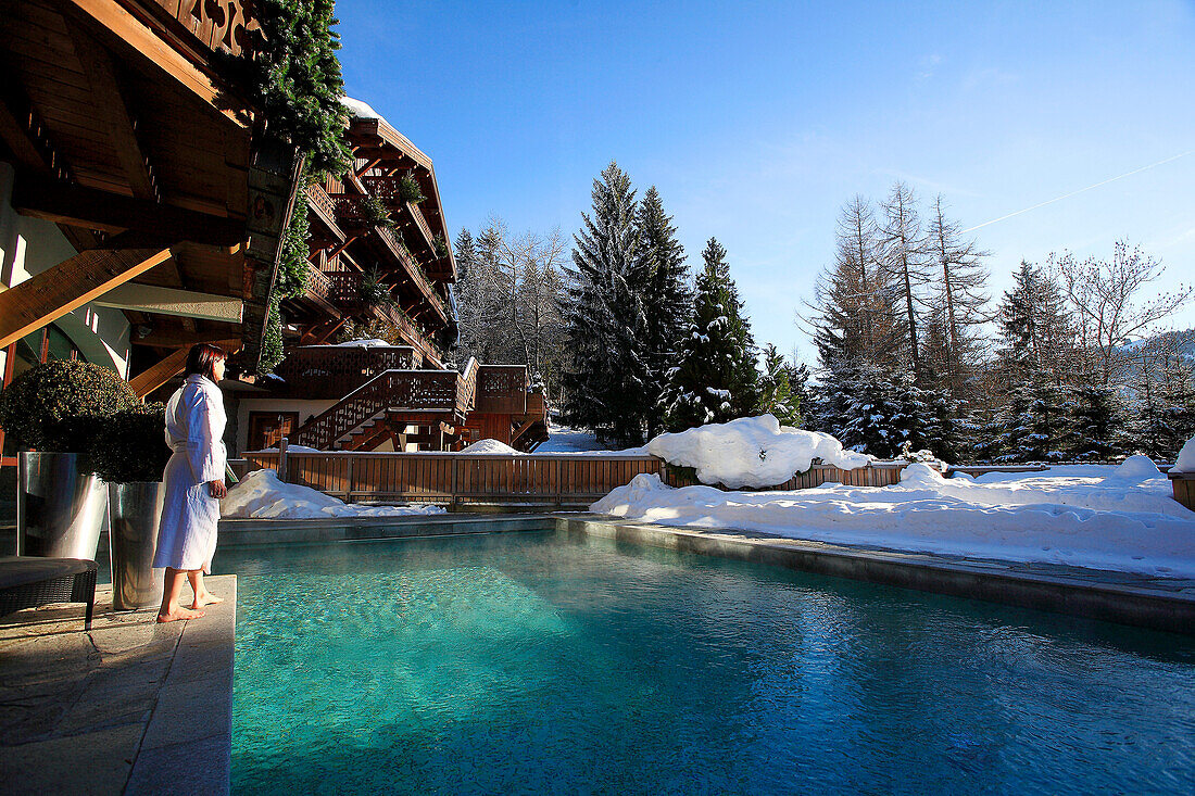France, Haut-Savoie (74), Megève Ski Resort, Chalet du Mont d'Arbois - Relais & Châteaux luxury hotel, outdoor swimming-pool