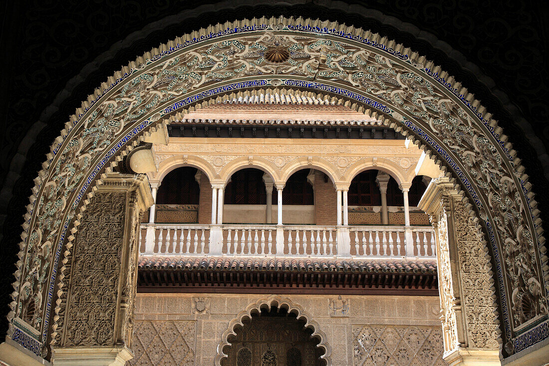 Spain, Andalusia, Seville, Alcazar, Patio de la las Doncellas