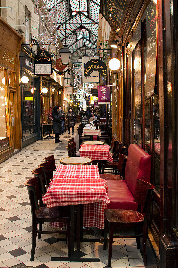 France, Paris, purchase-passage.