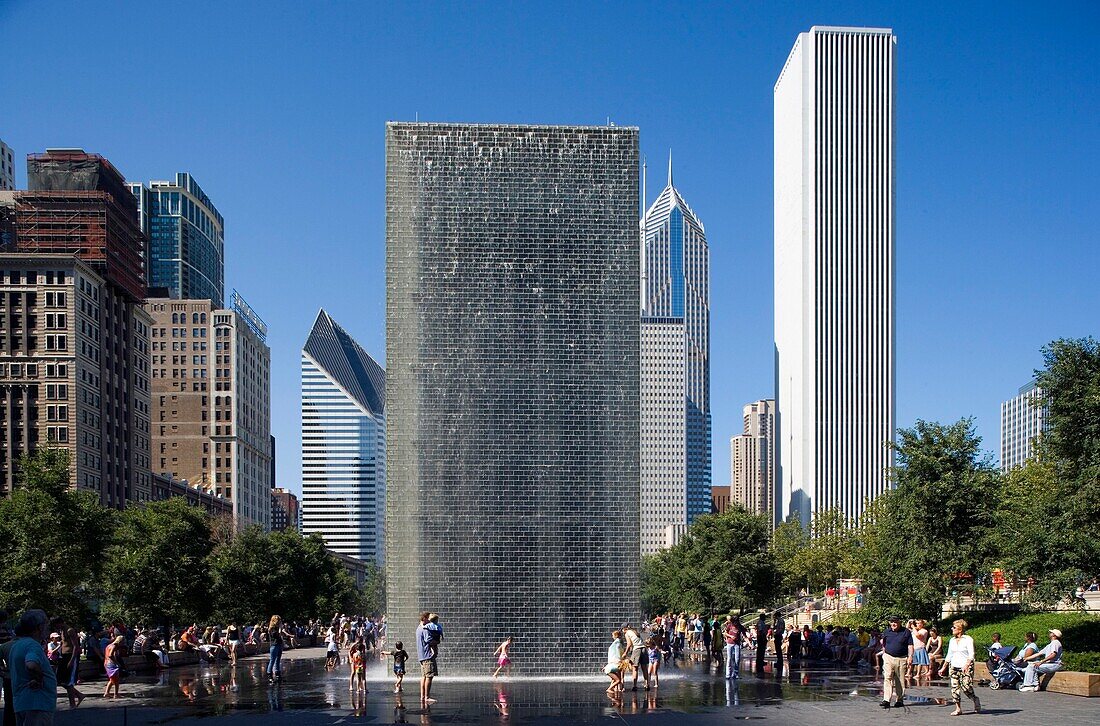 CROWN FOUNTAIN MILLENNIUM PARK CHICAGO ILLINOIS USA