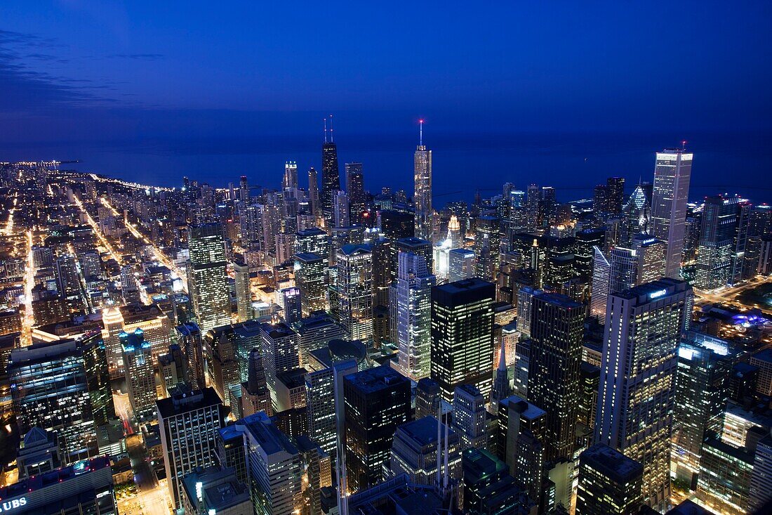 DOWNTOWN LOOP SKYLINE CHICAGO ILLINOIS … – License image – 70441554 ...