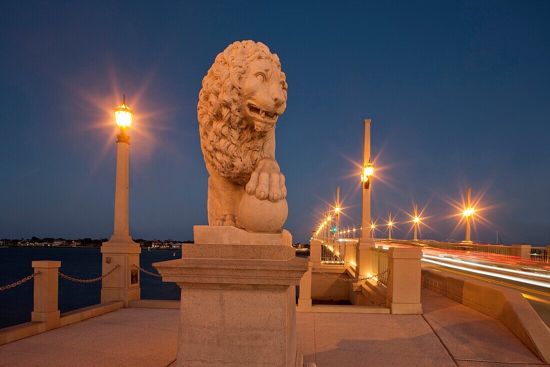 LION STATUE BRIDGE OF LIONS INTERCOASTAL WATERWAY SAINT AUGUSTINE FLORIDA, USA