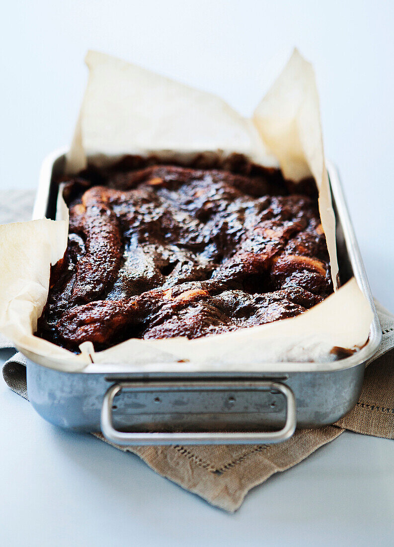 Dish of caramelized sugar sponge cake