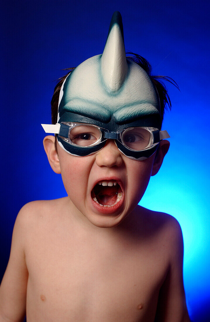 FV5287, Brian Summers, Boy Yelling wearing Fish Fin Swim Goggles