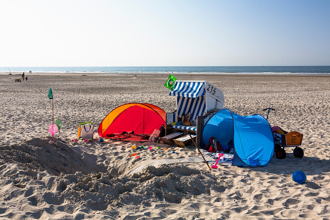 Beach chair on the beach, Spiekeroog Island, North Sea, East Frisian Islands, East Frisia, Lower Saxony, Germany, Europe