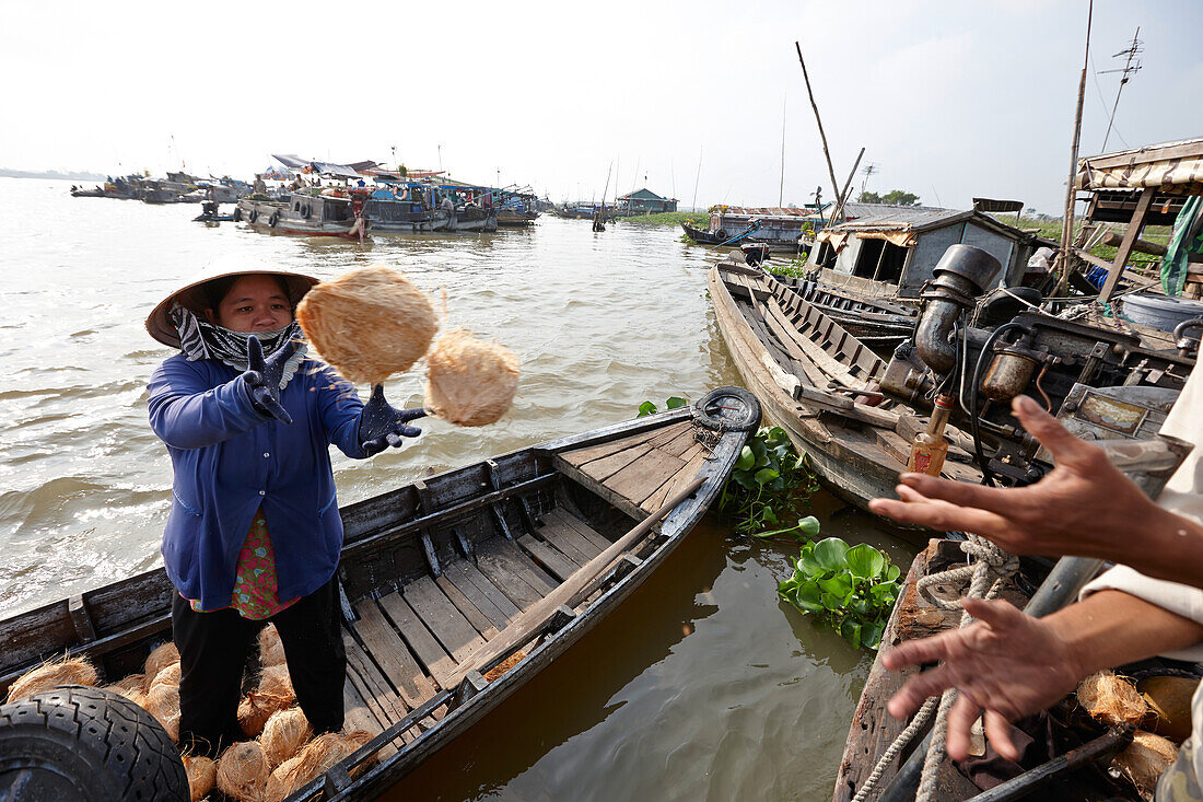 Schwimmender Markt bei Long Xuyen, An Giang Provinz, Vietnam