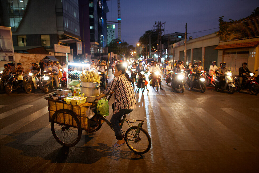 Mobile snack bar in the evening, Ho-Chi-Minh City, Vietnam