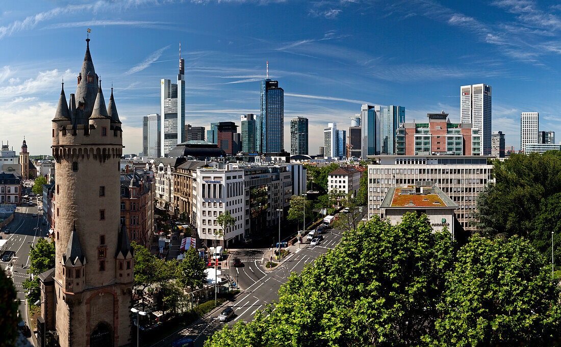 Skyline von Frankfurt mit Wolkenkratzer und Eschenheimer Turm, Frankfurt am Main, Hessen, Deutschland