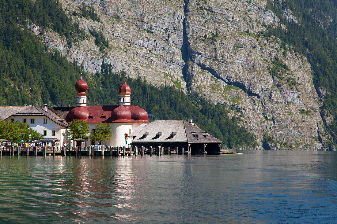 Barocke Wallfahrtskirche St. Bartholomä, Königssee, Berchtesgadener Land, Nationalpark Berchtesgaden, Oberbayern, Bayern, Deutschland