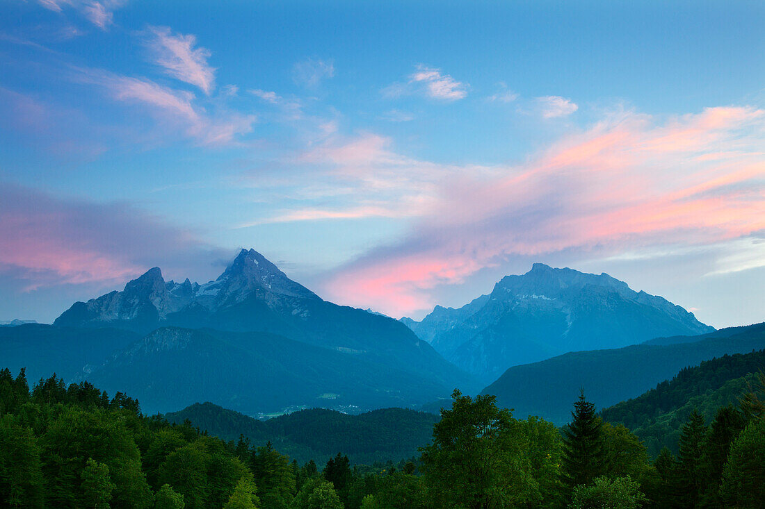 Watzmann und Hochkalter im Abendlicht, Berchtesgadener Land, Nationalpark Berchtesgaden, Oberbayern, Bayern, Deutschland
