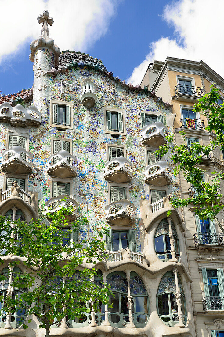 Casa Batllo, architect Antoni Gaudi, UNESCO World Heritage Site, Catalan modernista architecture, Art Nouveau, Eixample, Barcelona, Catalonia, Spain