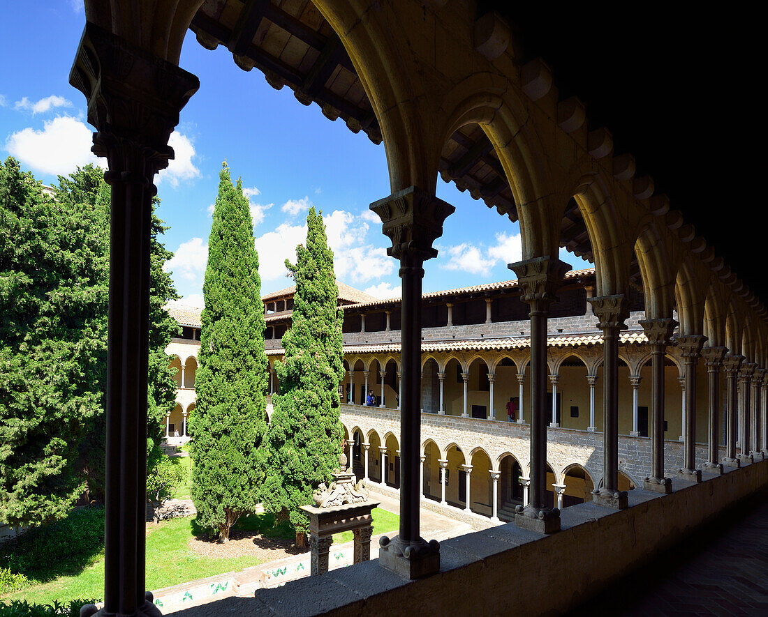 Two-storied cloister and atrium in Pedralbes abbey, Reial monestir de Santa Maria de Pedralbes, Gothic architecture, Pedralbes, Barcelona, Catalonia, Spain