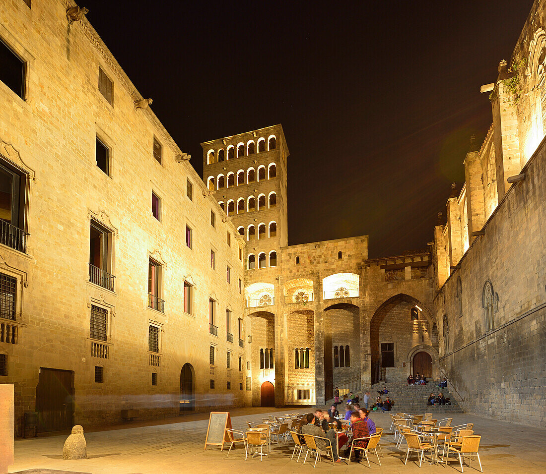 Illuminated Kings square at night, Placa del Rei, Barri Gotic, Barcelona, Catalonia, Spain