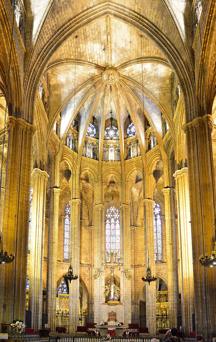 Innenaufnahme der Kathedrale, La Catedral de la Santa Creu i Santa Eulàlia, Gotik, Barri Gotic, Barcelona, Katalonien, Spanien