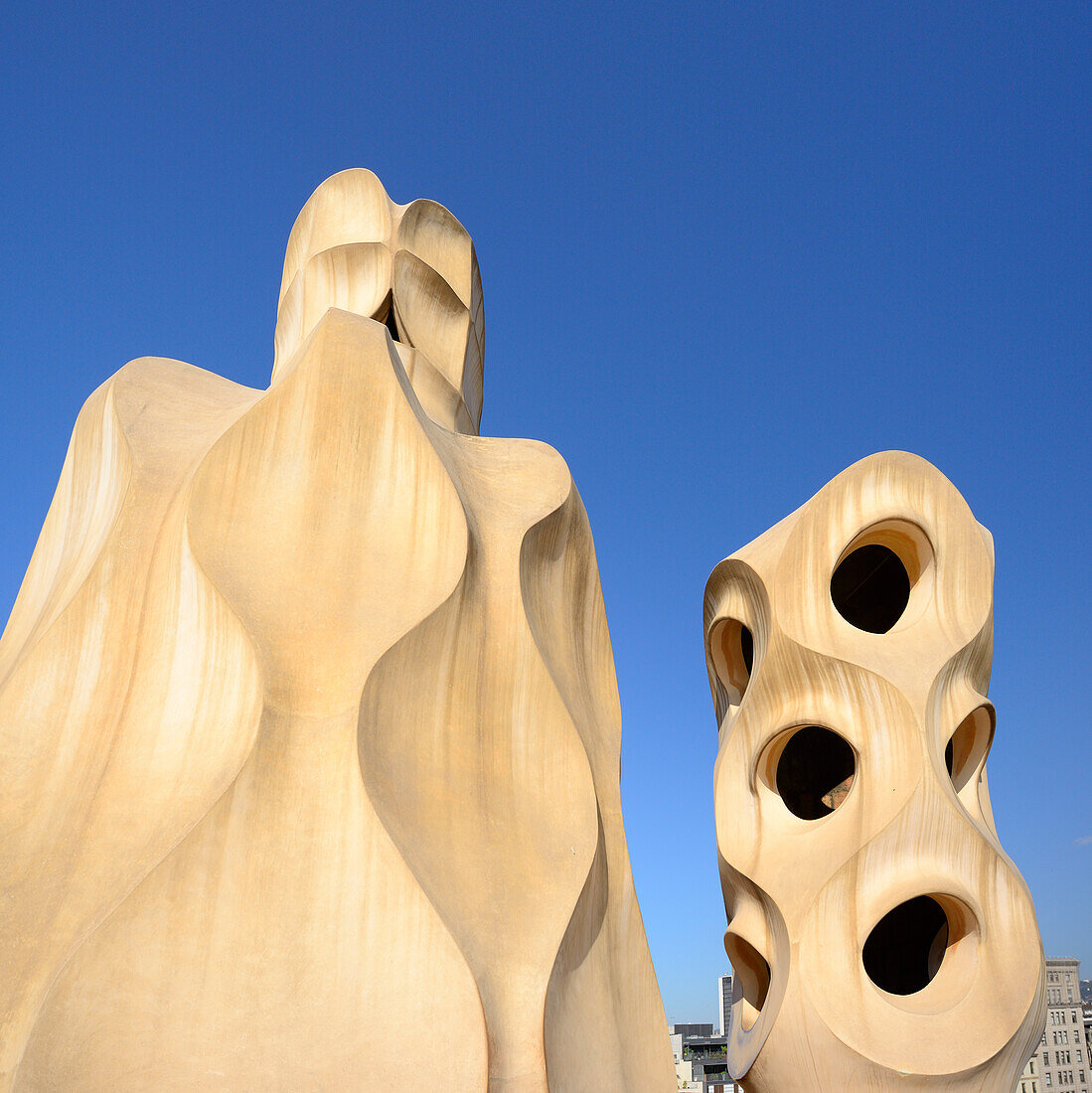 Casa Mila, Casa Milà, La Pedrera, Dachterrasse mit die Wächter, Architekt Antoni Gaudi, UNESCO Weltkulturerbe Arbeiten von Antoni Gaudi, Modernisme, Jugendstil, Eixample, Barcelona, Katalonien, Spanien