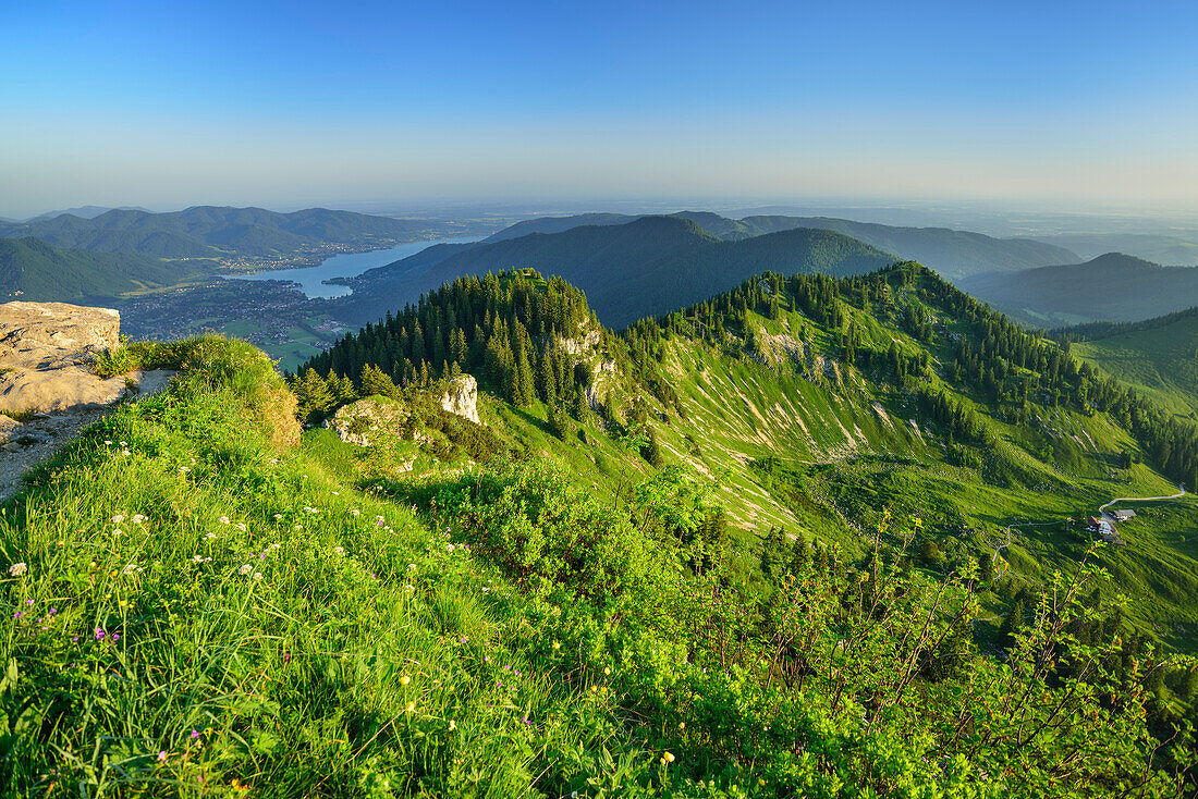View from the summit of Bodenschneid to lake Tegernsee and Bodenschneidhaus hut, Bodenschneid, Spitzing, Bavarian Alps, Upper Bavaria, Bavaria, Germany