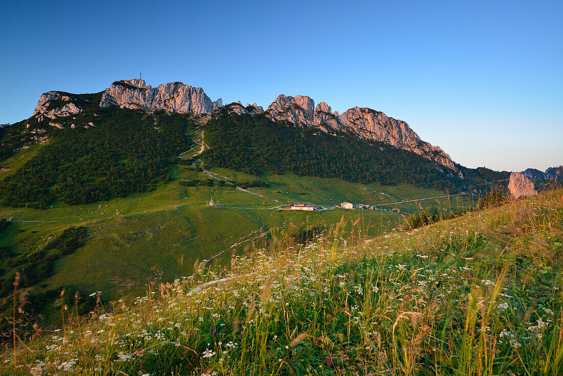 View to Kampenwand and Steinlingalm from Sulten, Sulten, Kampenwand, Chiemgau range, Chiemgau, Upper Bavaria, Bavaria, Germany