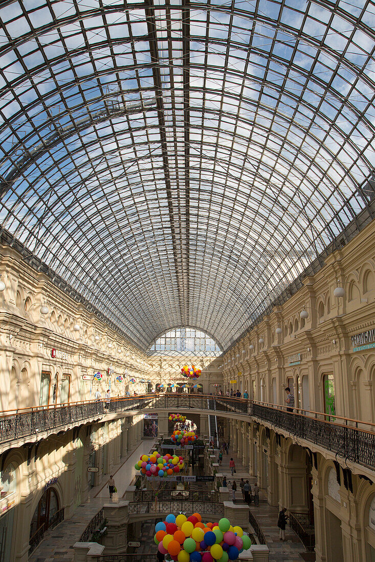 Innenansicht des GUM Kaufhaus, Roter Platz, Moskau, Russland, Europa