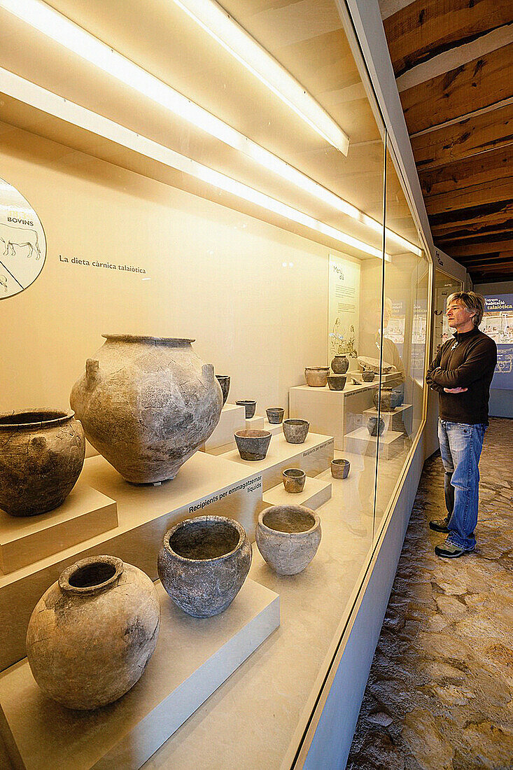 Nützliches Kochgeschirr, Archäologisches Museum von Fornes, Raum aus der talayotischen Zeit 1300-123 v. Chr., Montuiri, Bezirk Es Pla, Mallorca, Spanien